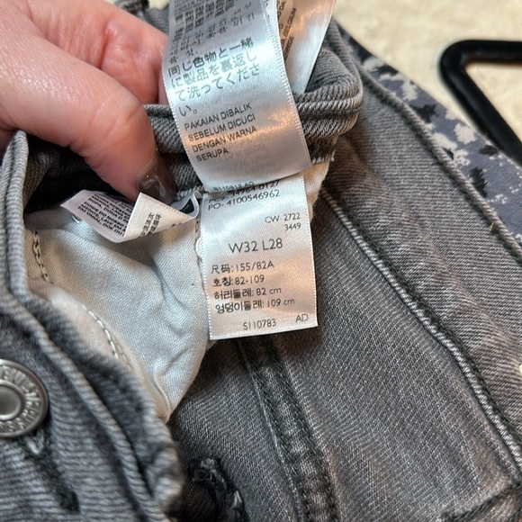 Levi Wedgie Straight Button fly jean. NWOT Size 32x28 - Picture 5 of 5